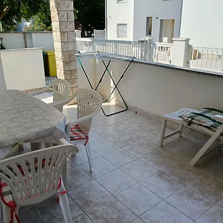 Holiday home In Vir/insel 27803